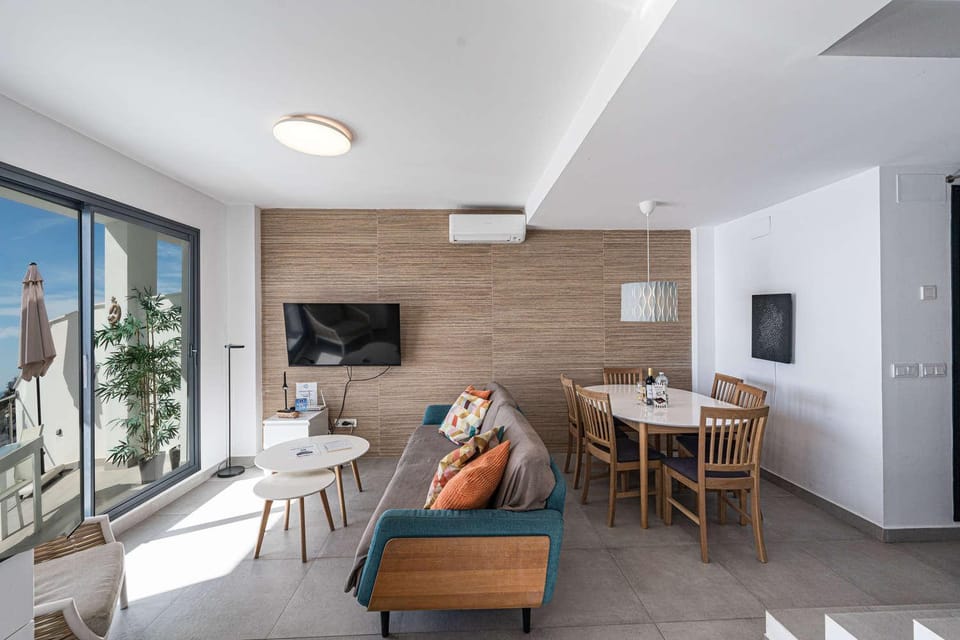 TV and multimedia, Living room, air conditioner