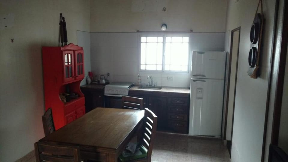 Kitchen or kitchenette, Dining area, pet friendly, stove