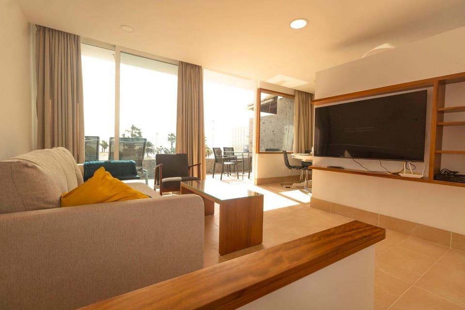 Communal lounge/ TV room, Living room