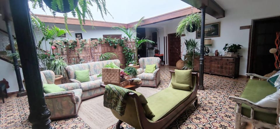 Patio, Living room