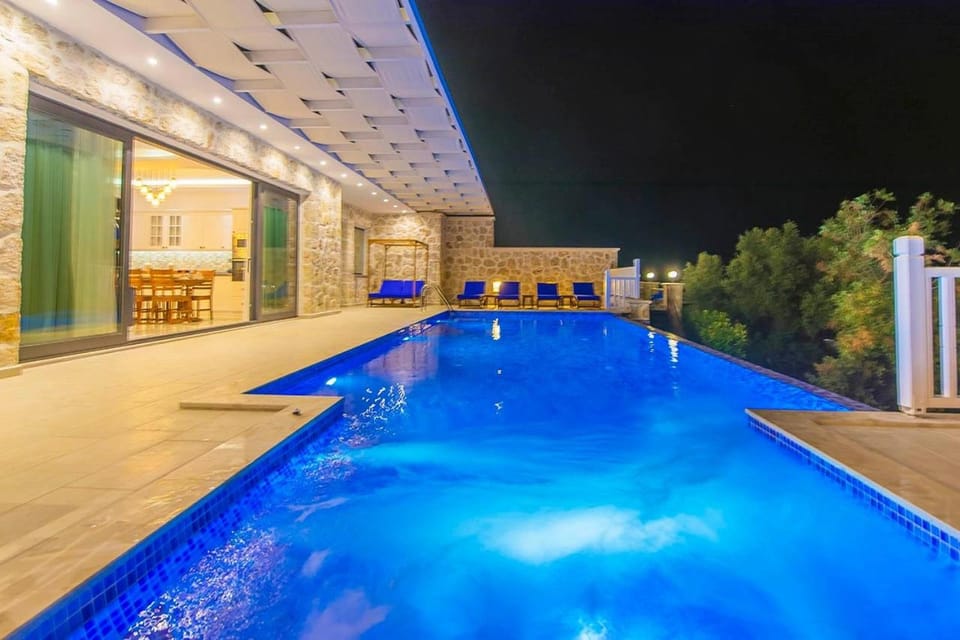 Night, Pool view, Swimming pool, sunbed