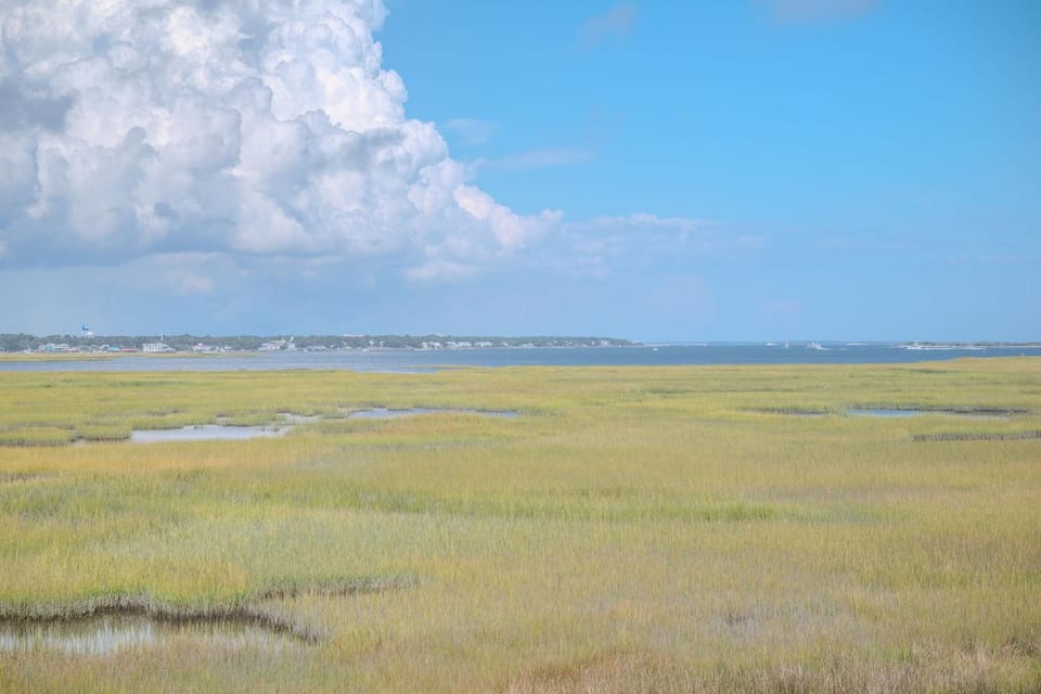 Picayne by Oak Island Accommodations House in Caswell Beach