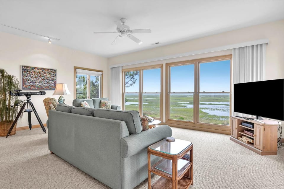 Prime Time by Oak Island Accommodations House in Caswell Beach