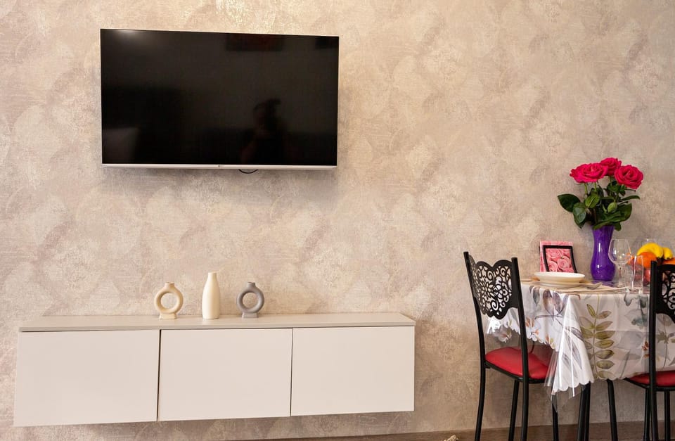 Апартаменты с с видом на горы и озеро Apartment in Almaty