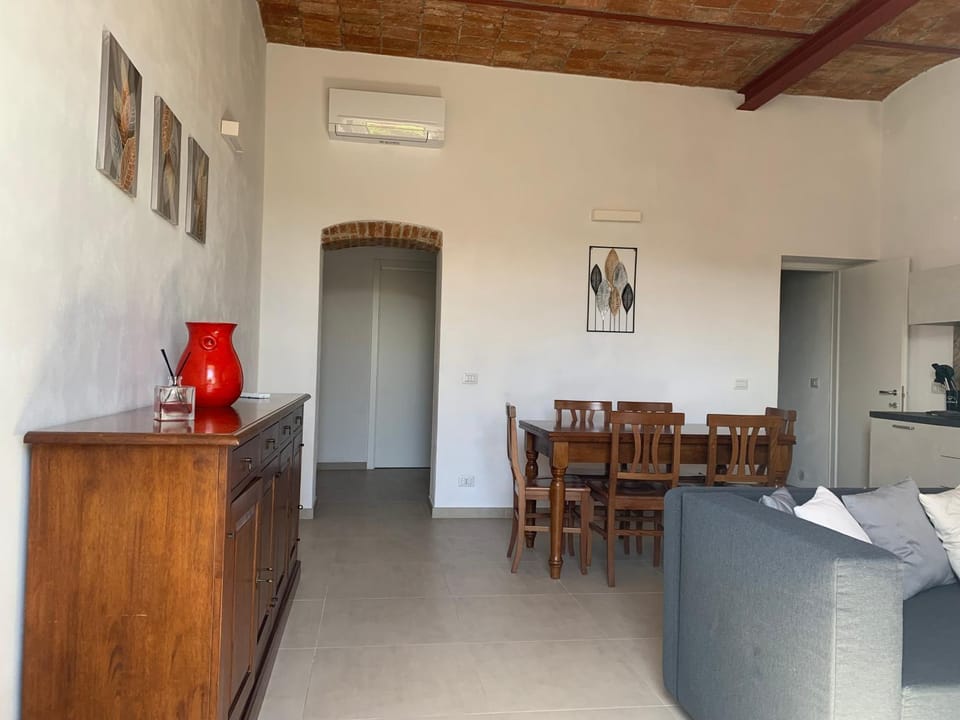 Living room, Seating area, Dining area, air conditioner