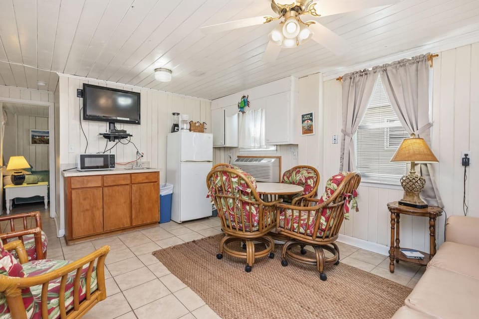 Rhoney R&R by Oak Island Accommodations House in Oak Island