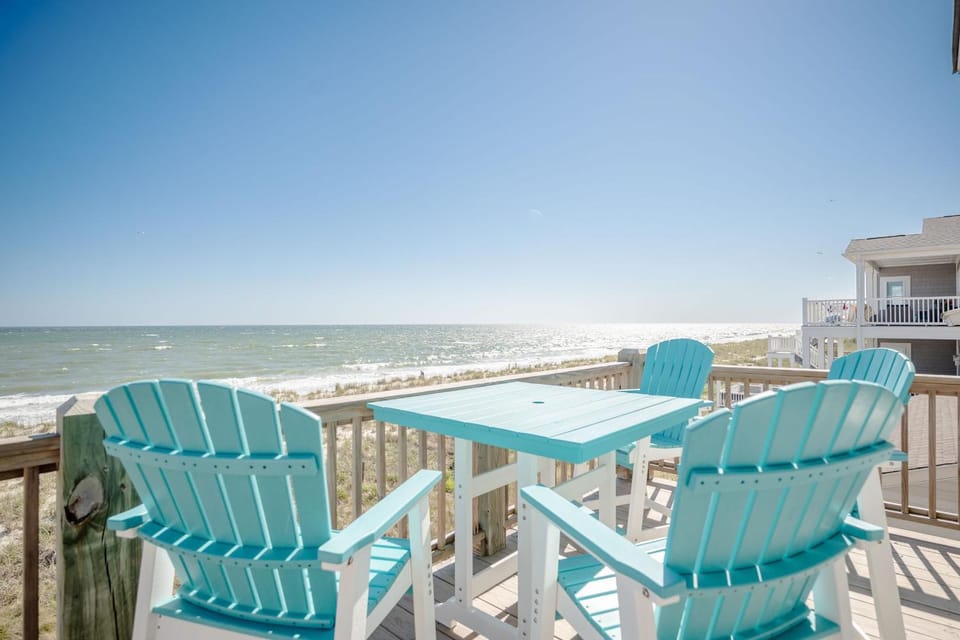 Salt & Light by Oak Island Accommodations House in Oak Island