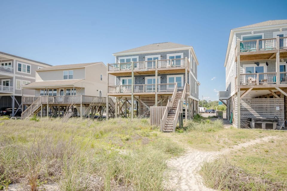Salt & Light by Oak Island Accommodations House in Oak Island