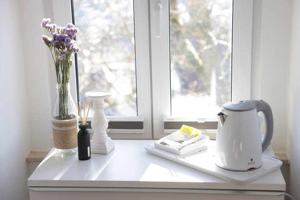 Coffee/tea facilities, View (from property/room)