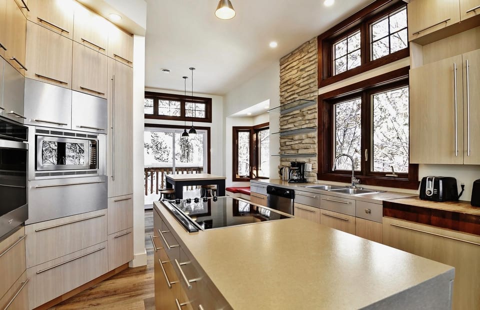 06 Chemin Alpin Chalet in Quebec