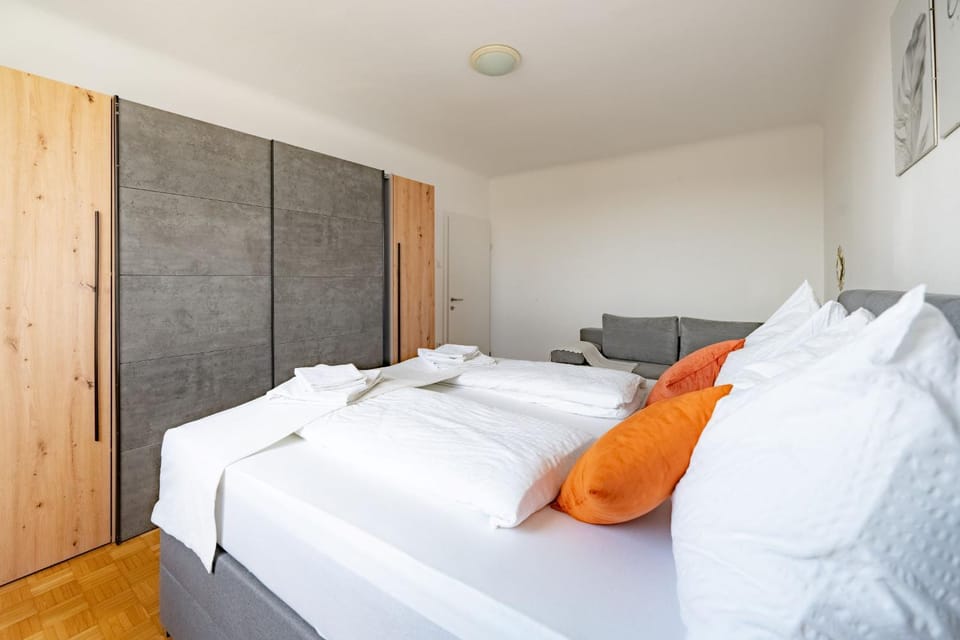 Bed, Photo of the whole room, Bedroom, towels, wardrobe