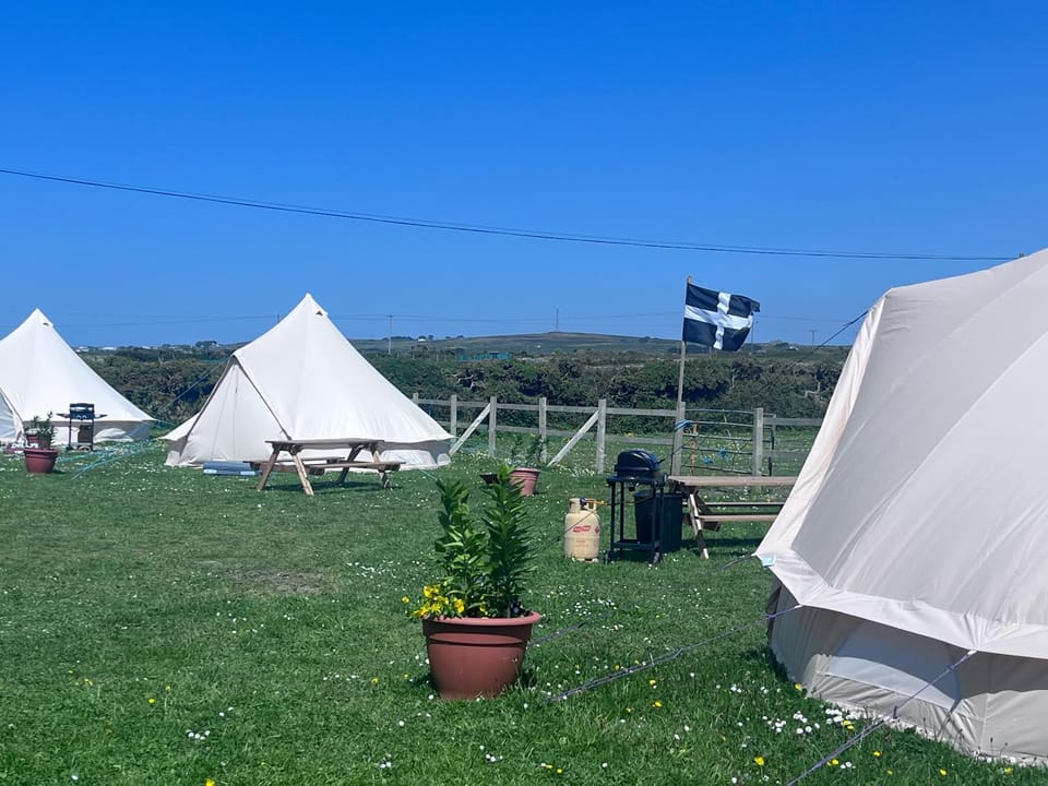 Dollys Den bell tent Campground/ 
RV Resort in England