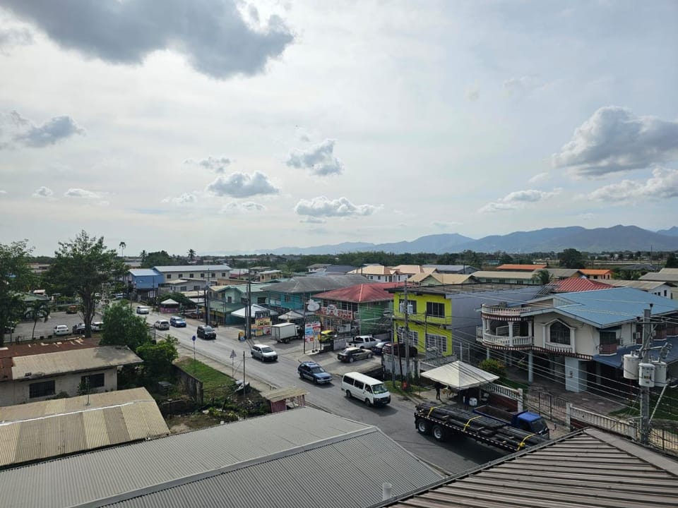 Property building, Neighbourhood, Bird's eye view, City view, Mountain view, Street view