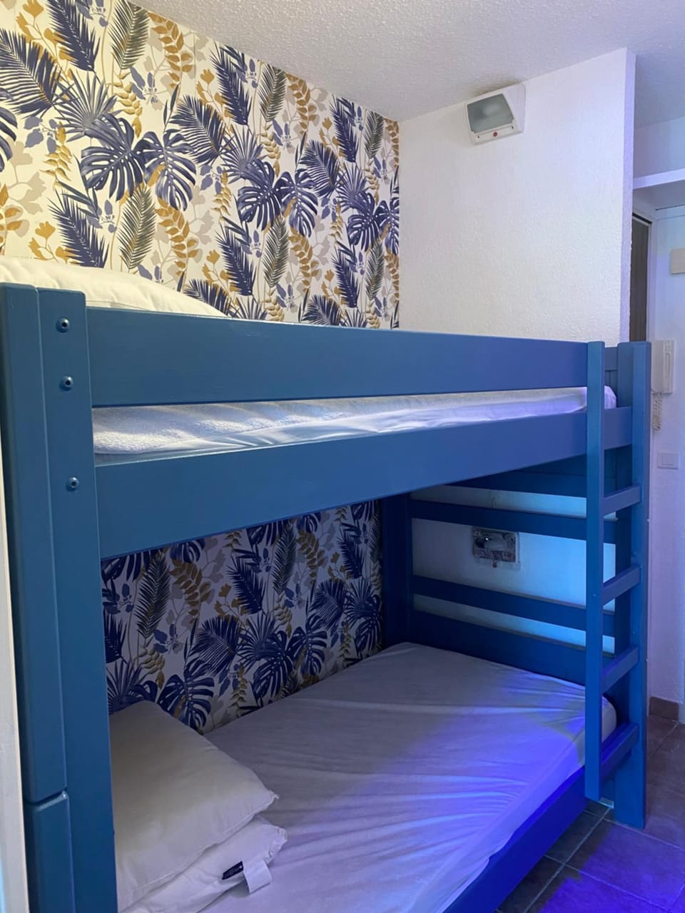bunk bed
