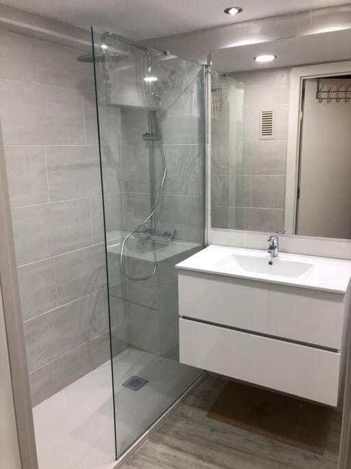 Shower, Bathroom