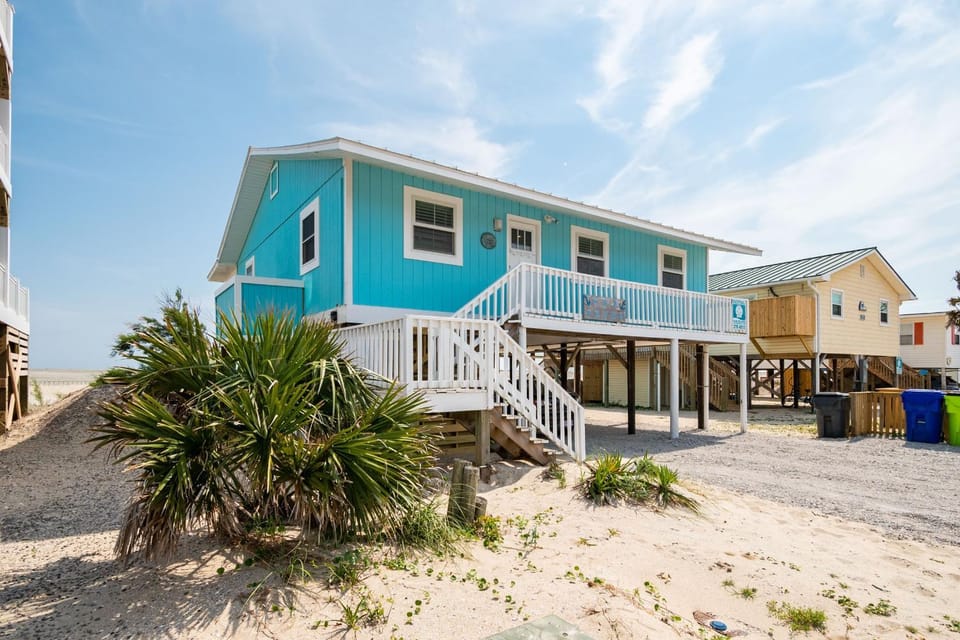 Sea Fever by Oak Island Accommodations House in Oak Island
