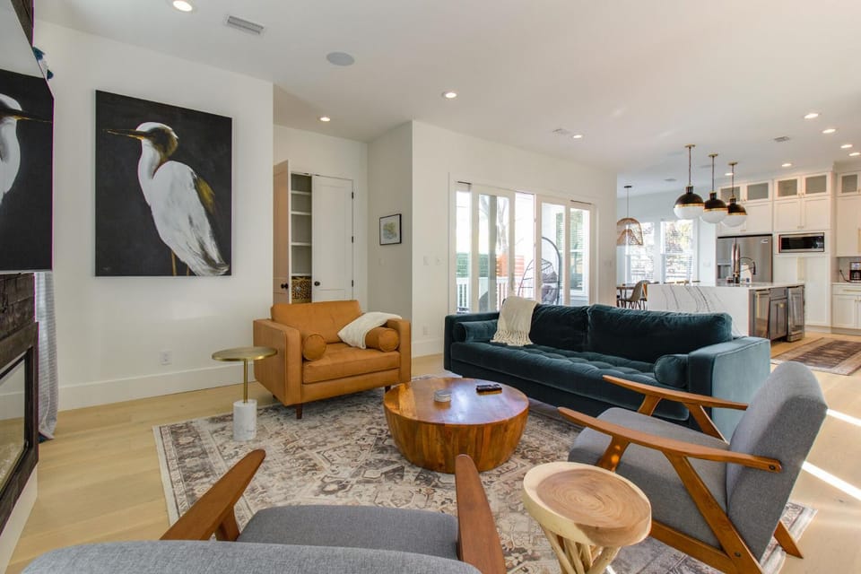 Kitchen or kitchenette, Living room