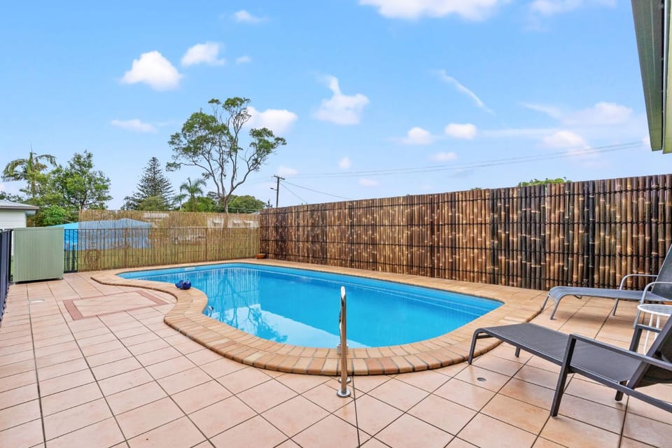 Pool view, Swimming pool