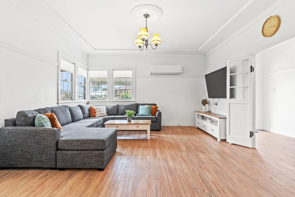 TV and multimedia, Living room, air conditioner