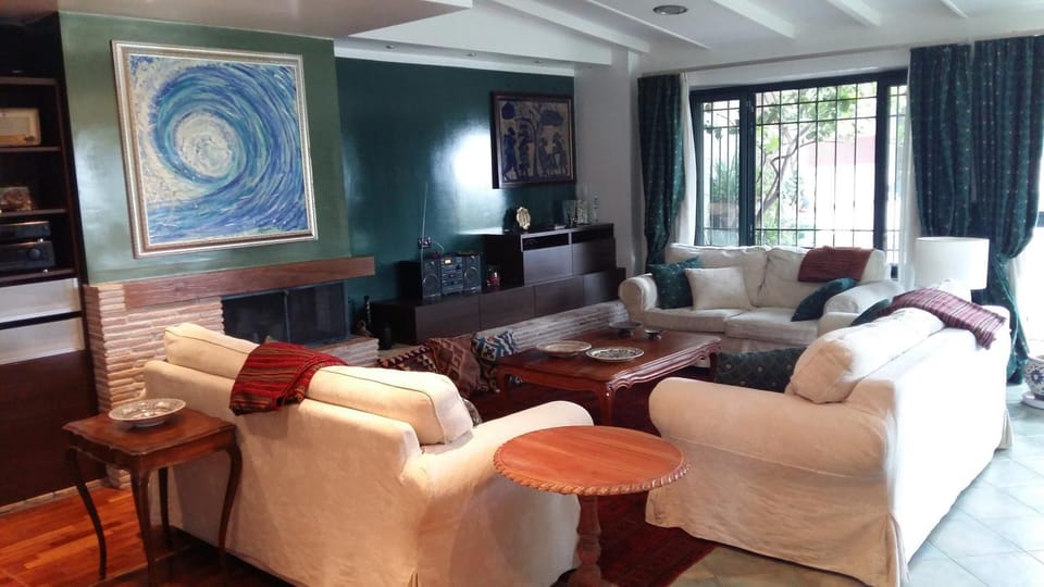 Communal lounge/ TV room