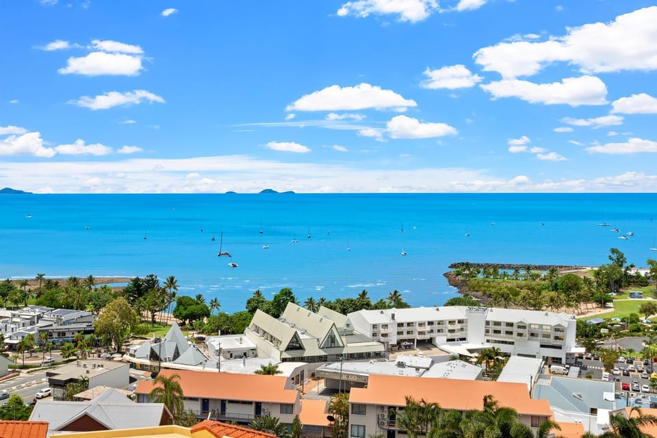 Property building, Nearby landmark, Day, City view, Sea view