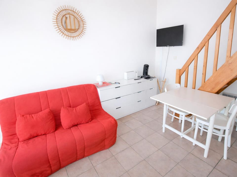 Studio cosy avec terrasse à 250m de la plage - FR-1-22-342 Apartment in La Tranche-sur-Mer