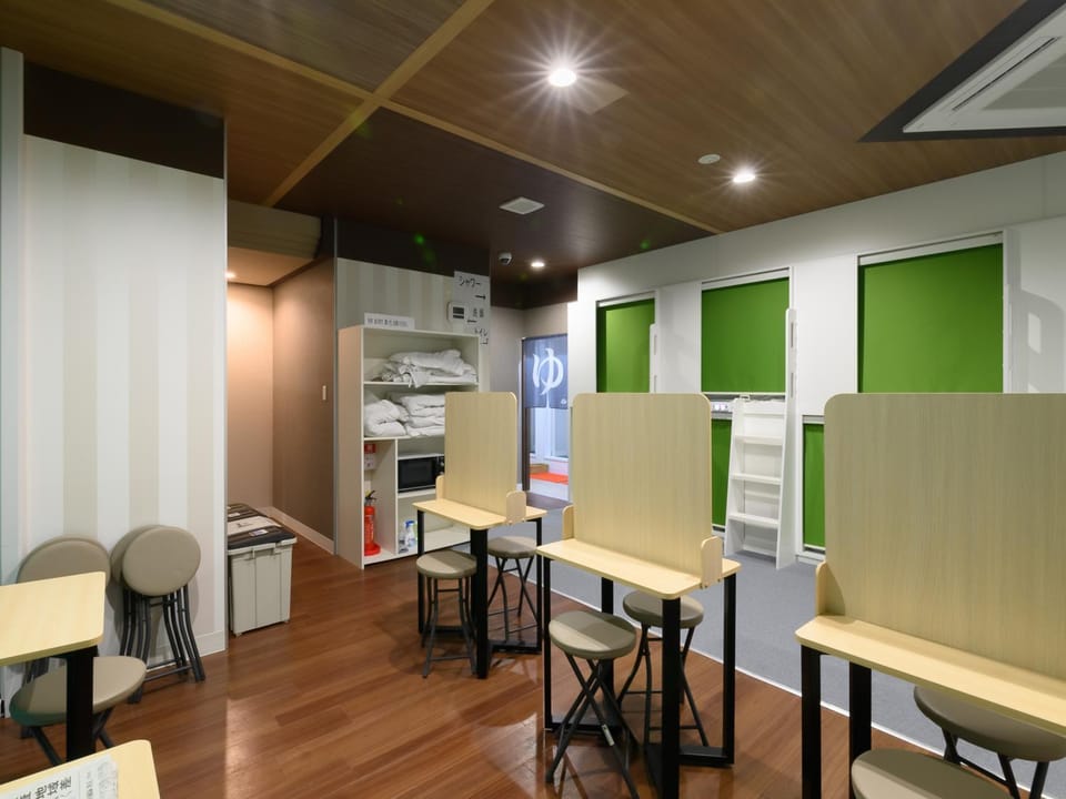 Communal lounge/ TV room