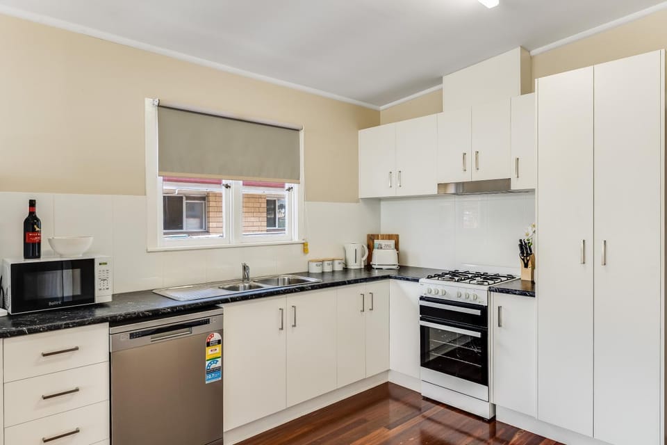 Kitchen or kitchenette, kitchen