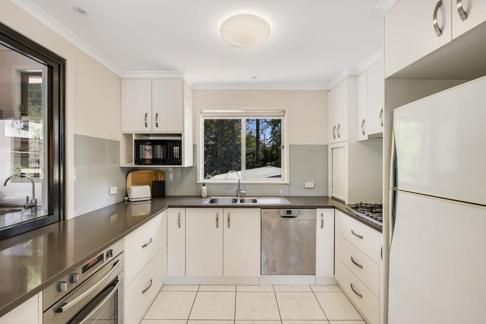 Kitchen or kitchenette, kitchen