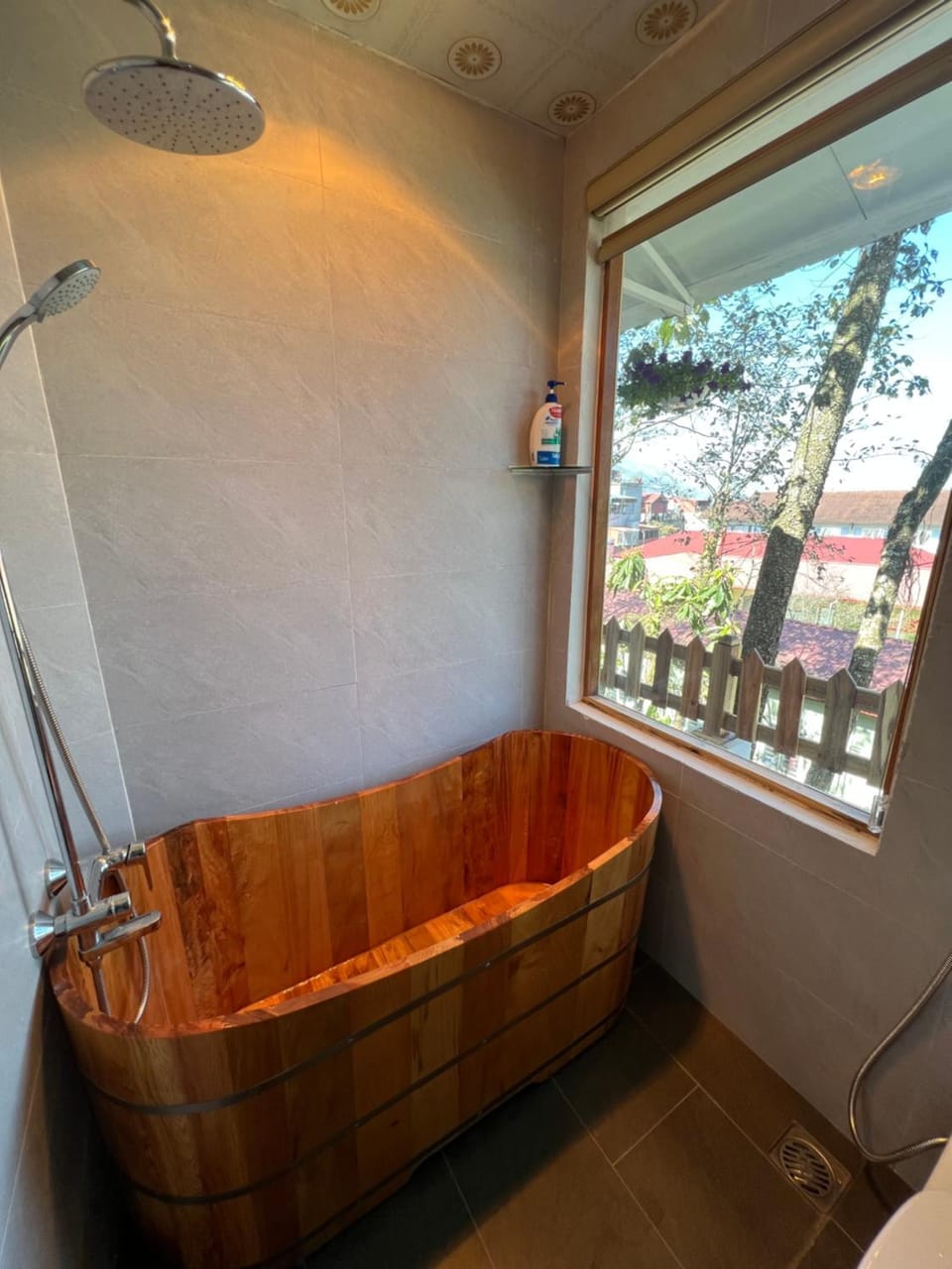 Hot Tub, Bath