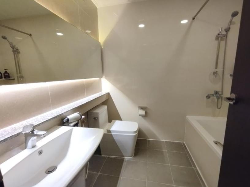 Shower, Toilet, Bathroom, Bath