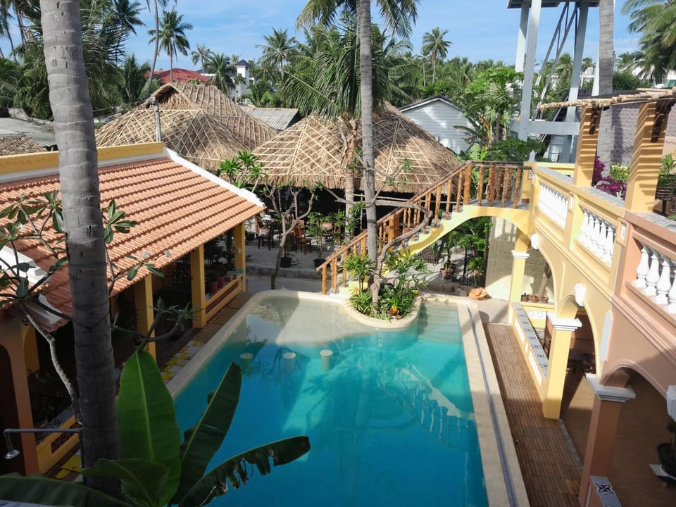 Property building, Pool view