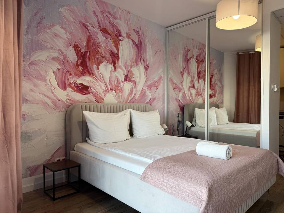 Bed, Photo of the whole room, Bedroom, towels, wardrobe