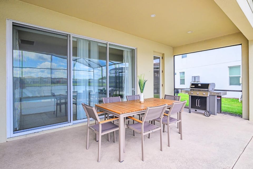 Patio, BBQ facilities, Dining area