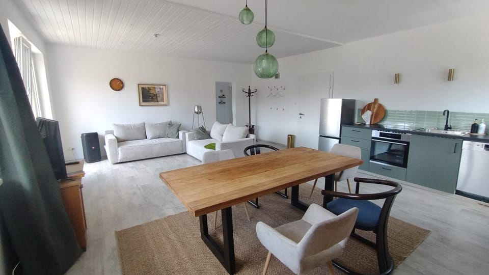 Living room, Dining area, Food