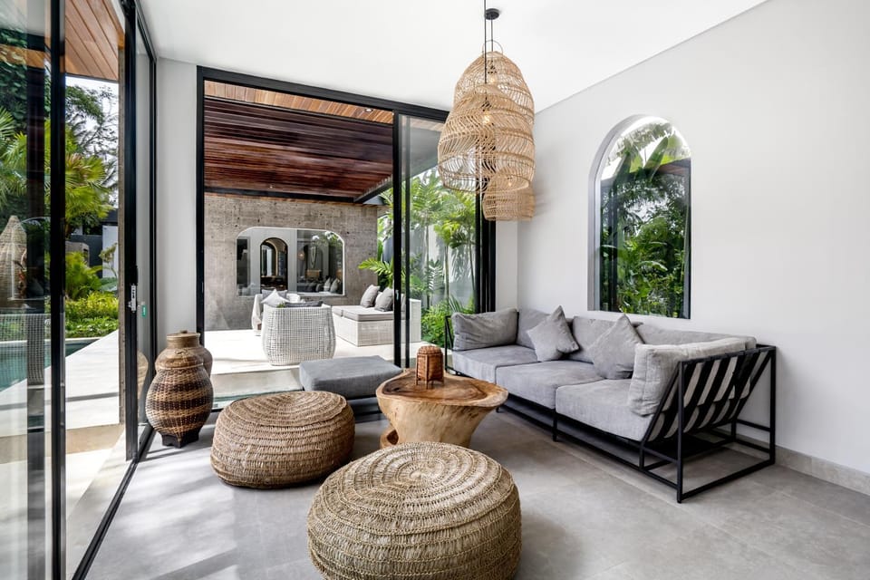 View (from property/room), Living room, Seating area, Pool view