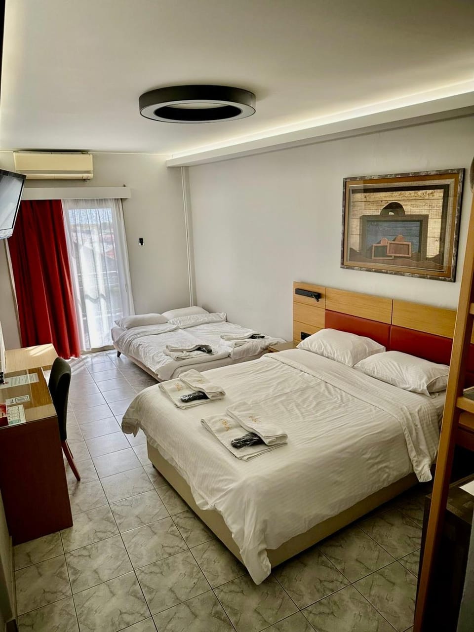 Bed, Photo of the whole room