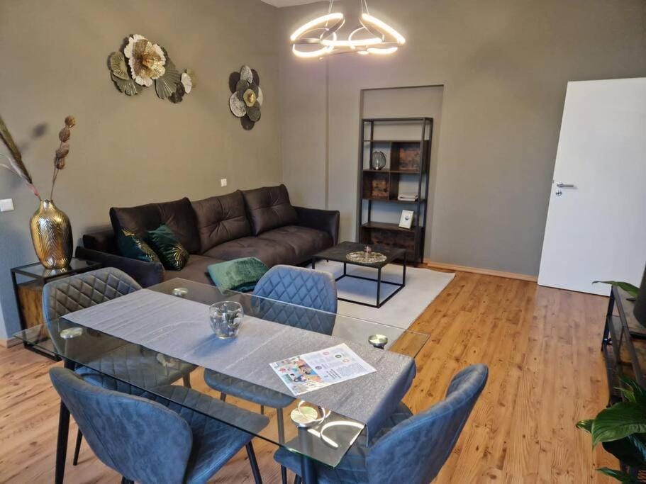 Living room, Seating area, Dining area