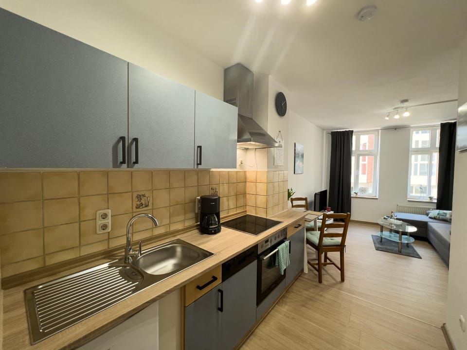 Kitchen or kitchenette, Dining area, dishwasher, stove