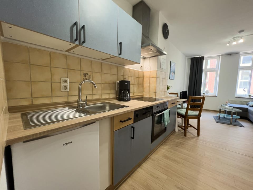 Kitchen or kitchenette, Dining area, dishwasher, stove