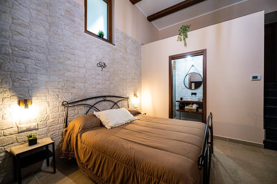 Bed, Bathroom, Photo of the whole room, Bedroom