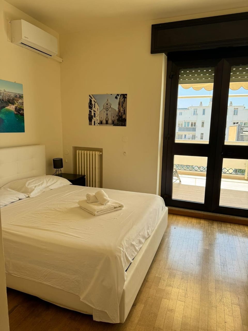 Bed, Photo of the whole room, Bedroom, towels, air conditioner