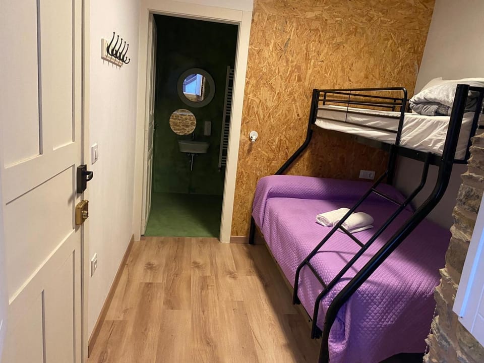 Albergue O Santo Hostel in Arzúa