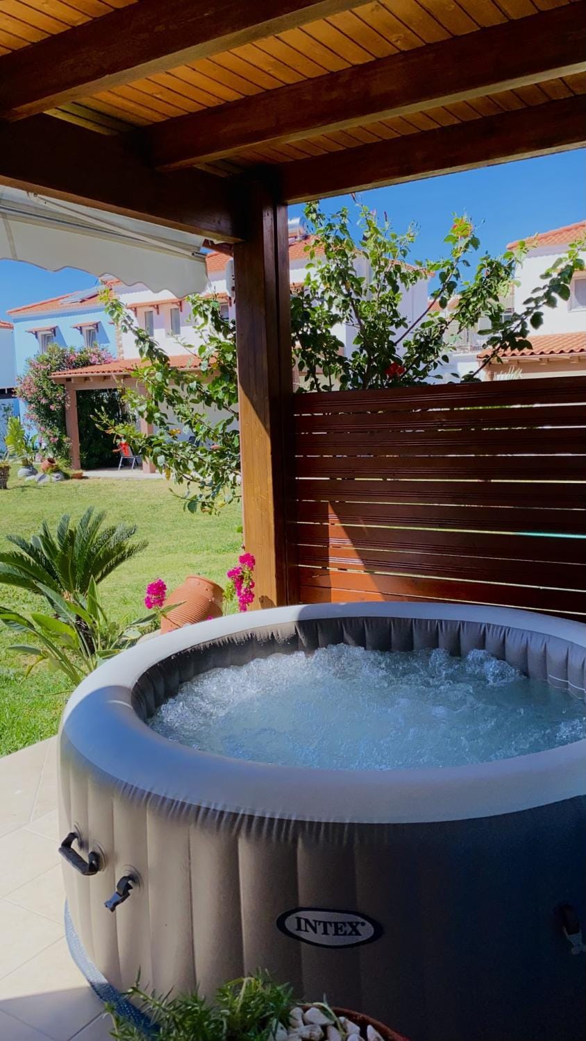 Day, Natural landscape, Hot Tub