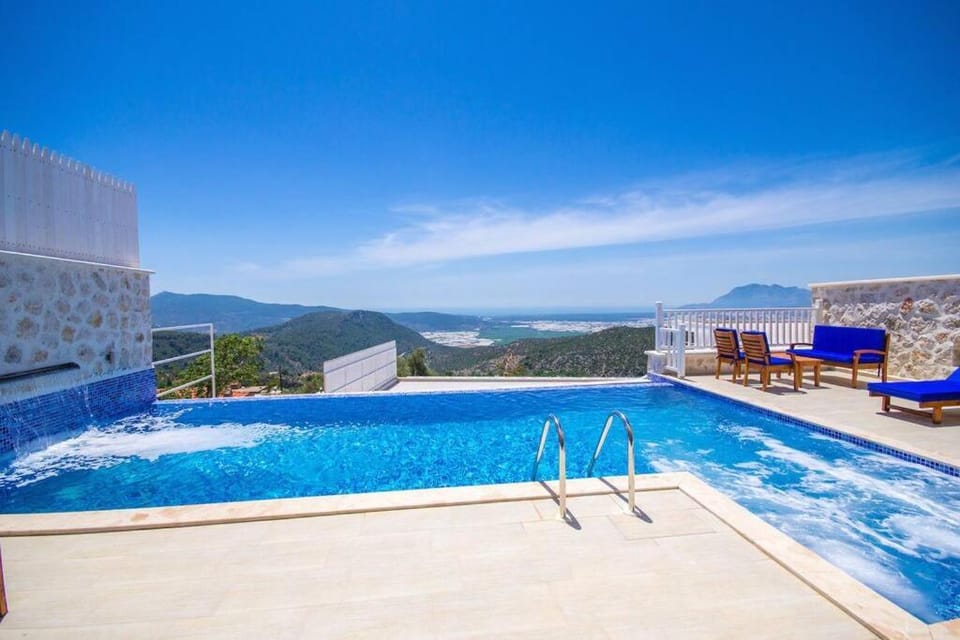 Nearby landmark, Day, Natural landscape, Lake view, Mountain view, Pool view, Swimming pool, sunbed