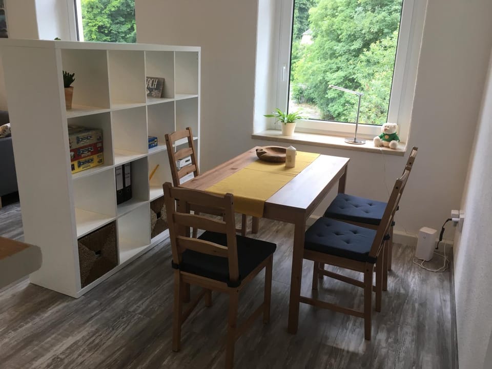 Seating area, Dining area