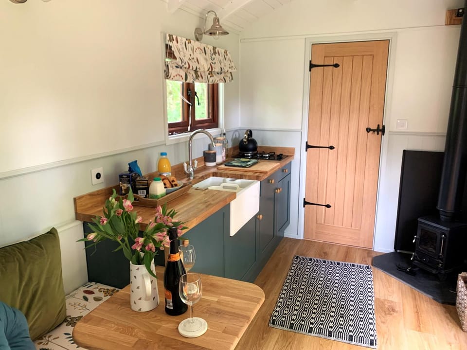 Kitchen or kitchenette, stove