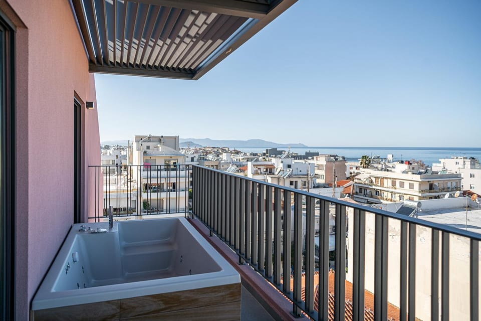 Hot Tub, Balcony/Terrace, City view, Sea view