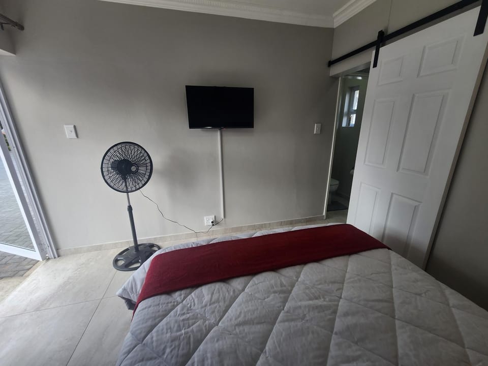 Bed, TV and multimedia