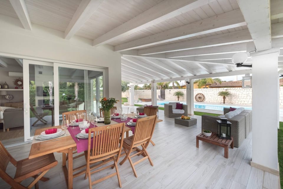 View (from property/room), Living room, Other, Seating area, Dining area